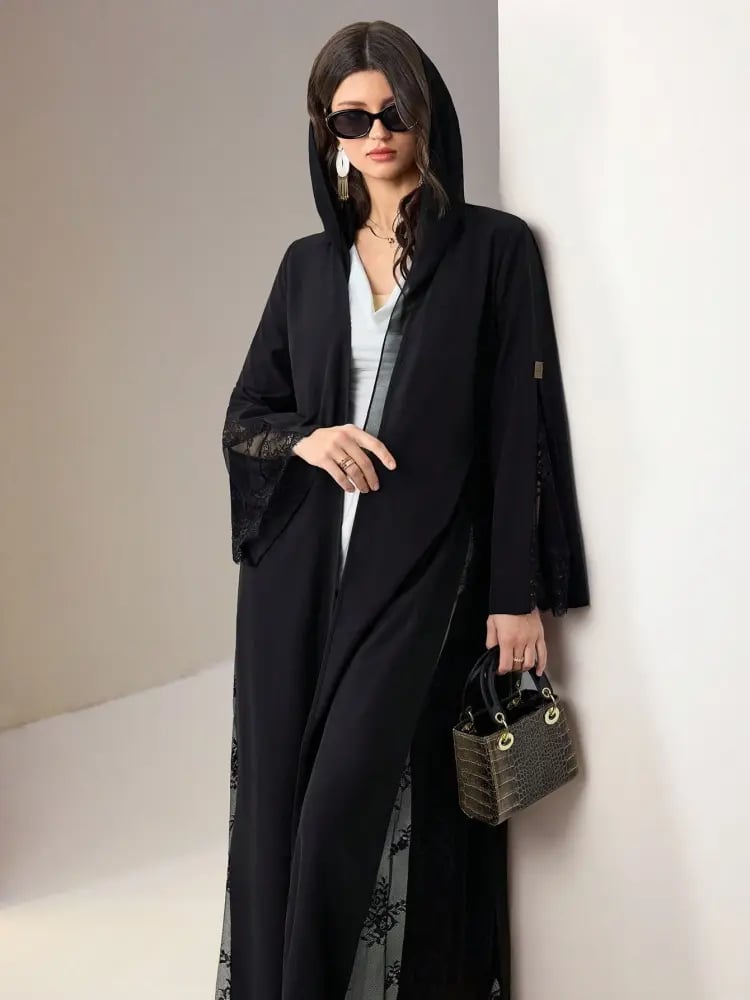 عباءة نسائية أنيقة
