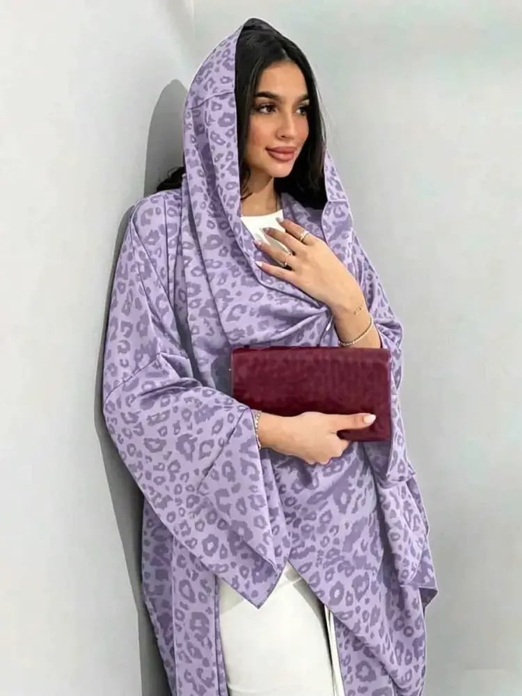 طقم من قطعتين، بتصميم بسيط