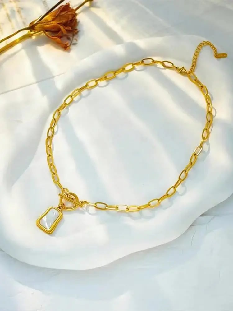 سلسلة تنورة قصيرة