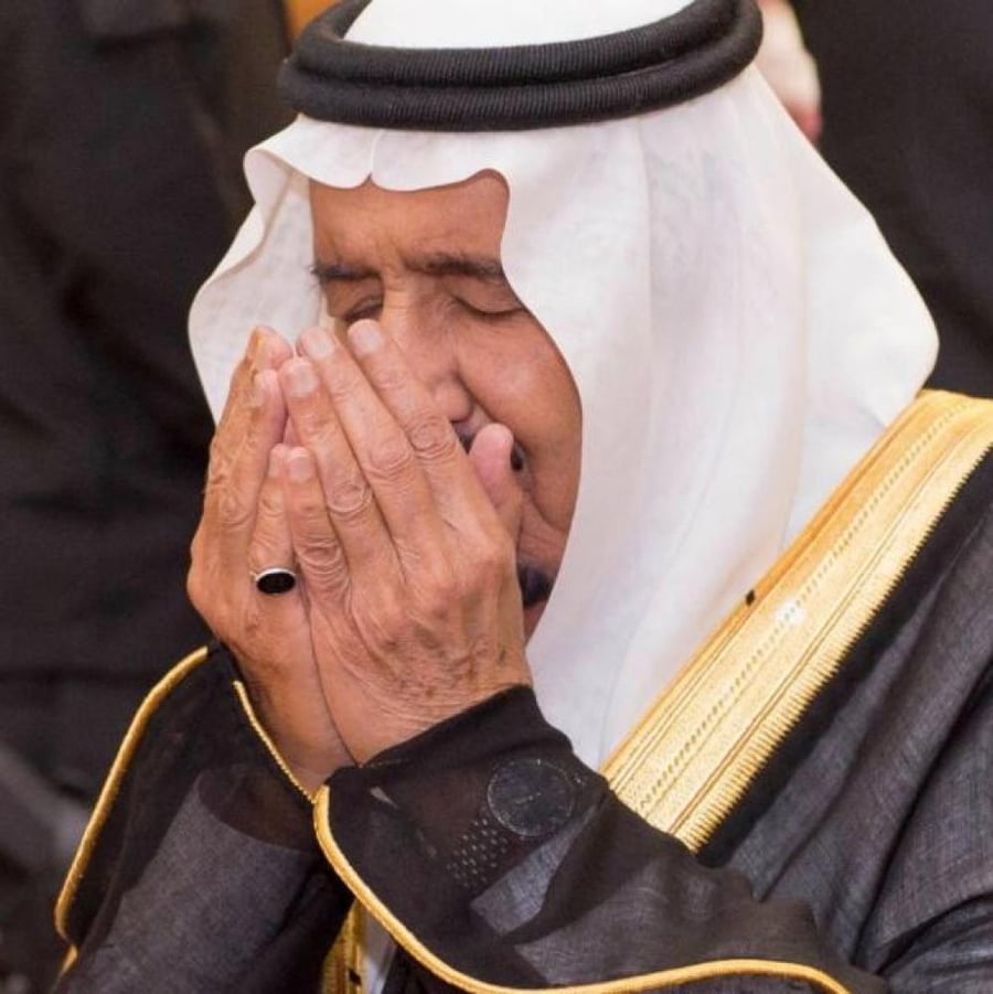 خاتم ملكي فاخر بحجر الصدف الطبيعي بتصميم أنيق ومميز