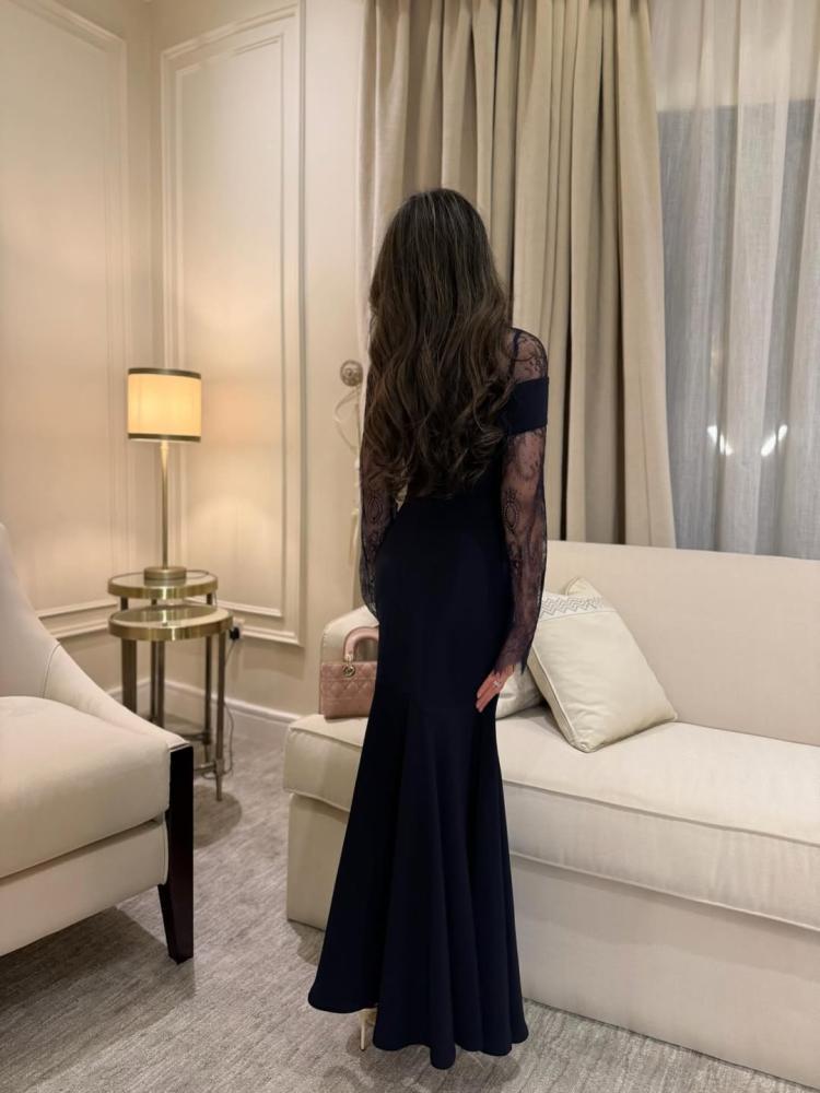 فستان سهره ناعم بأكمام دانتيل