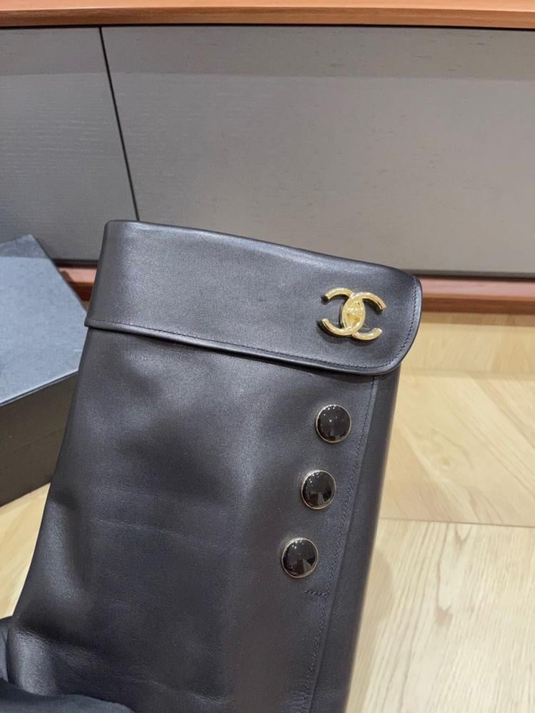 HIGH BOOTS