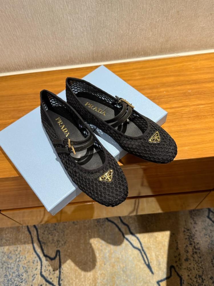 Mesh fabric ballerinas
