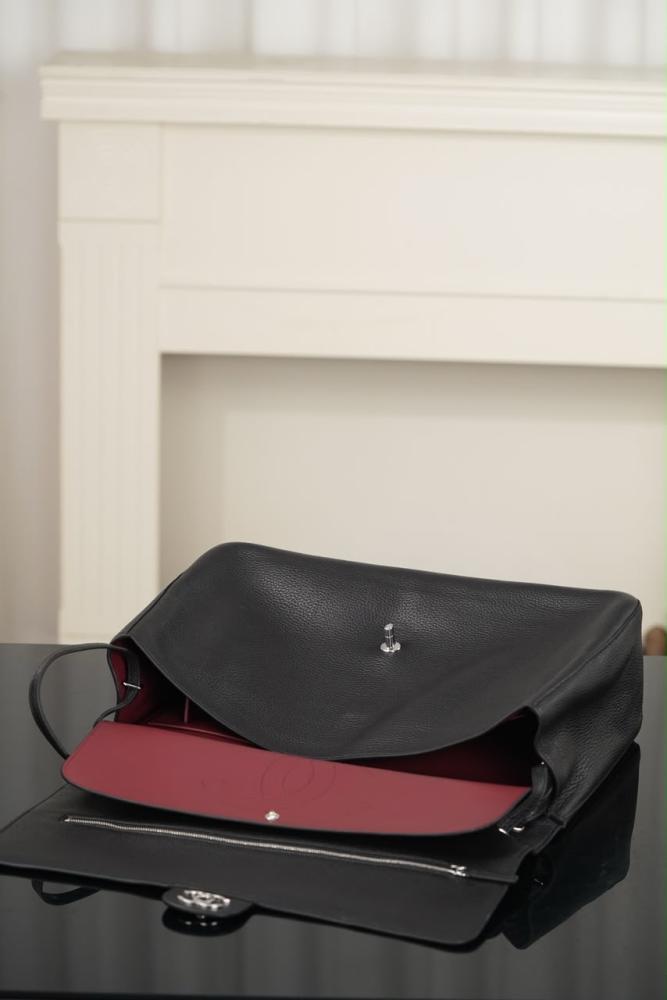 MAXI FLAP BAG, 38.5cm