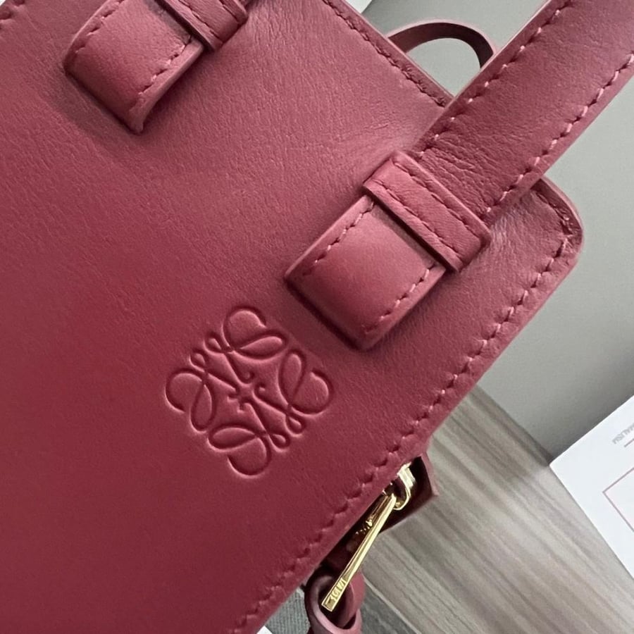 Compact Hammock bag in classic calfskin