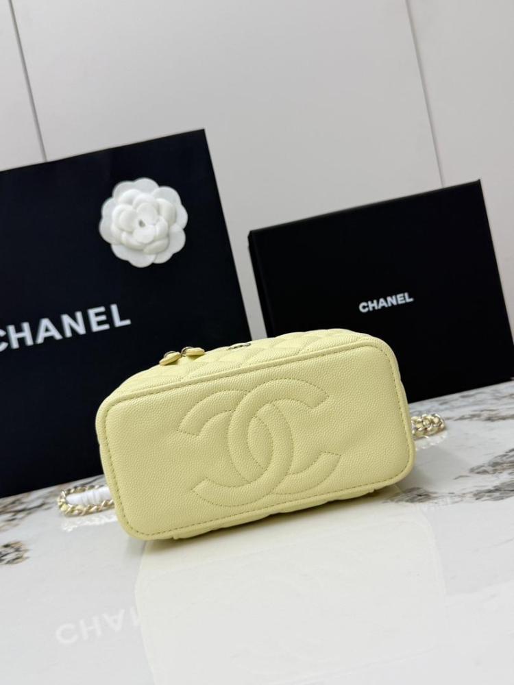 Small Vanity Case with Chain