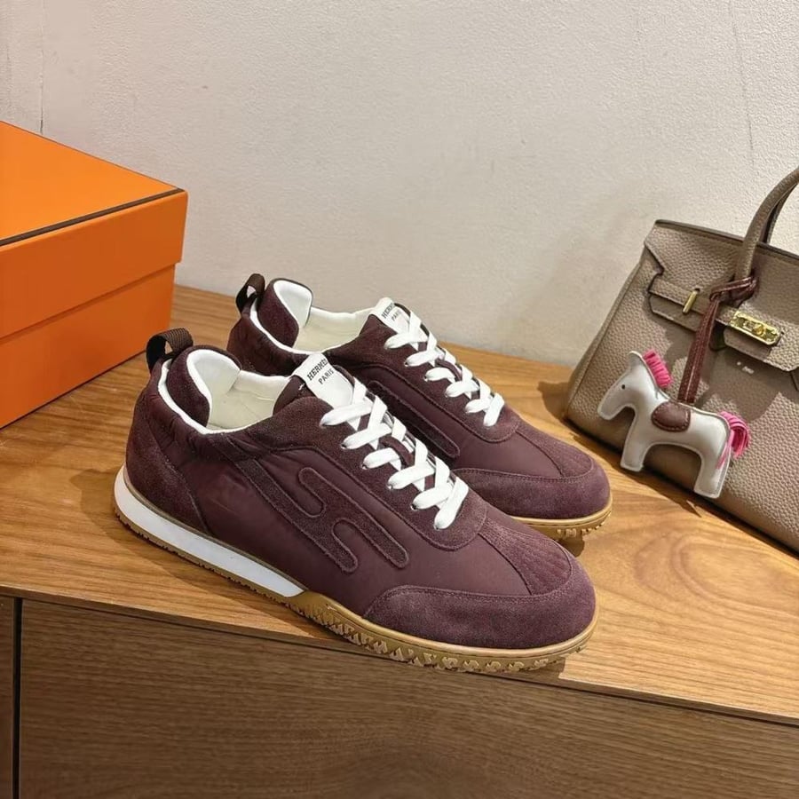 Jet Sneaker