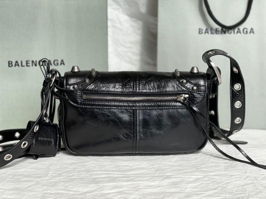 MEN'S LE CAGOLE XS FLAP BAG IN BLACK