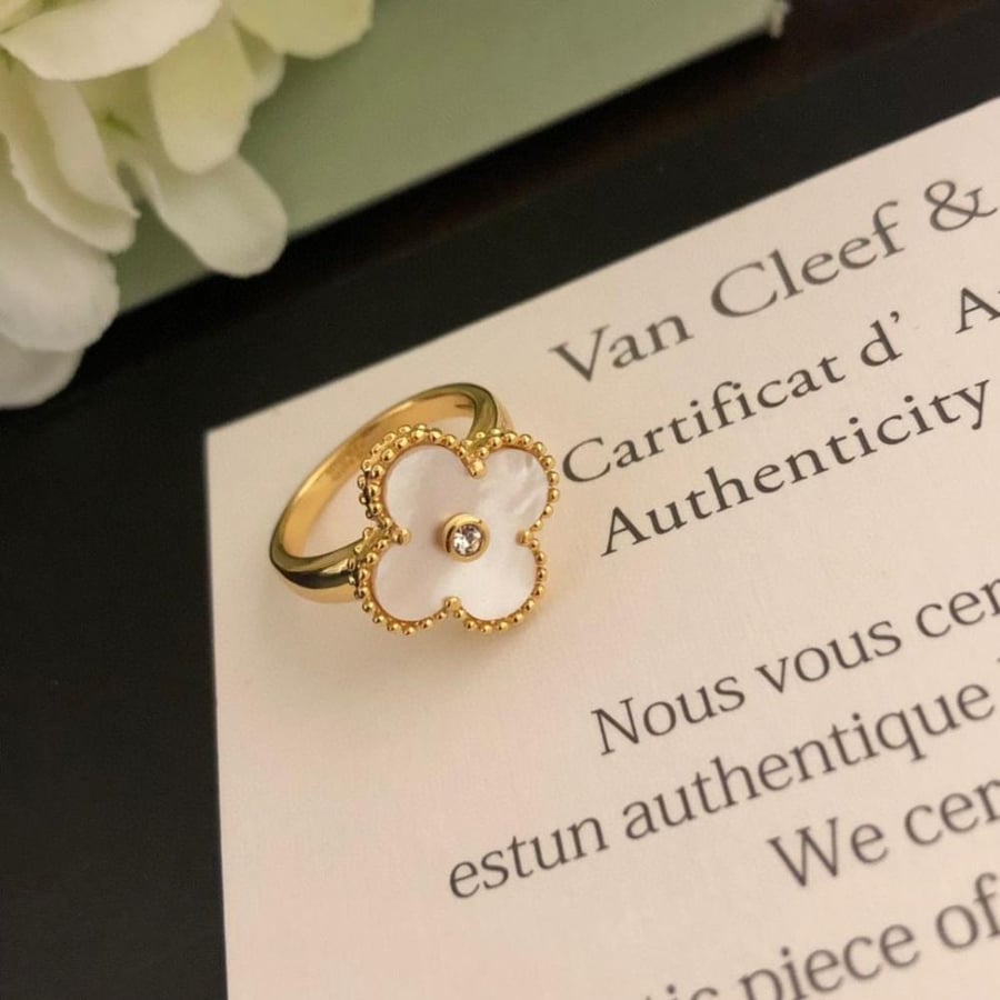Vintage Alhambra ring