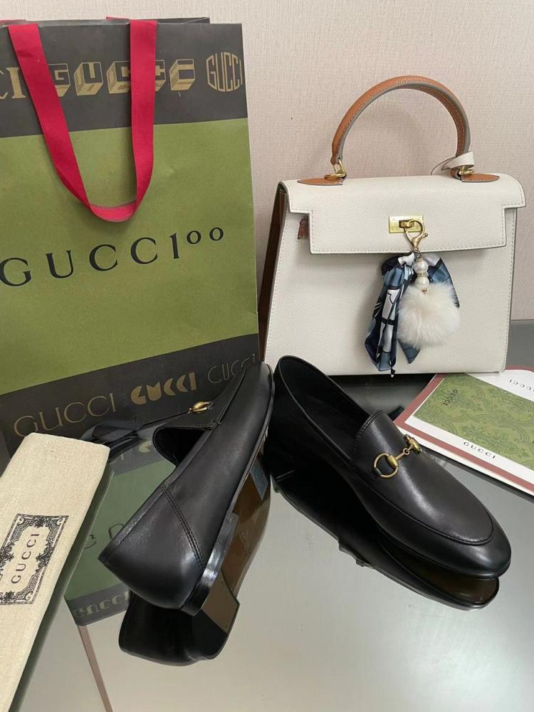 WOMEN'S LOAFER WITH HORSEBIT