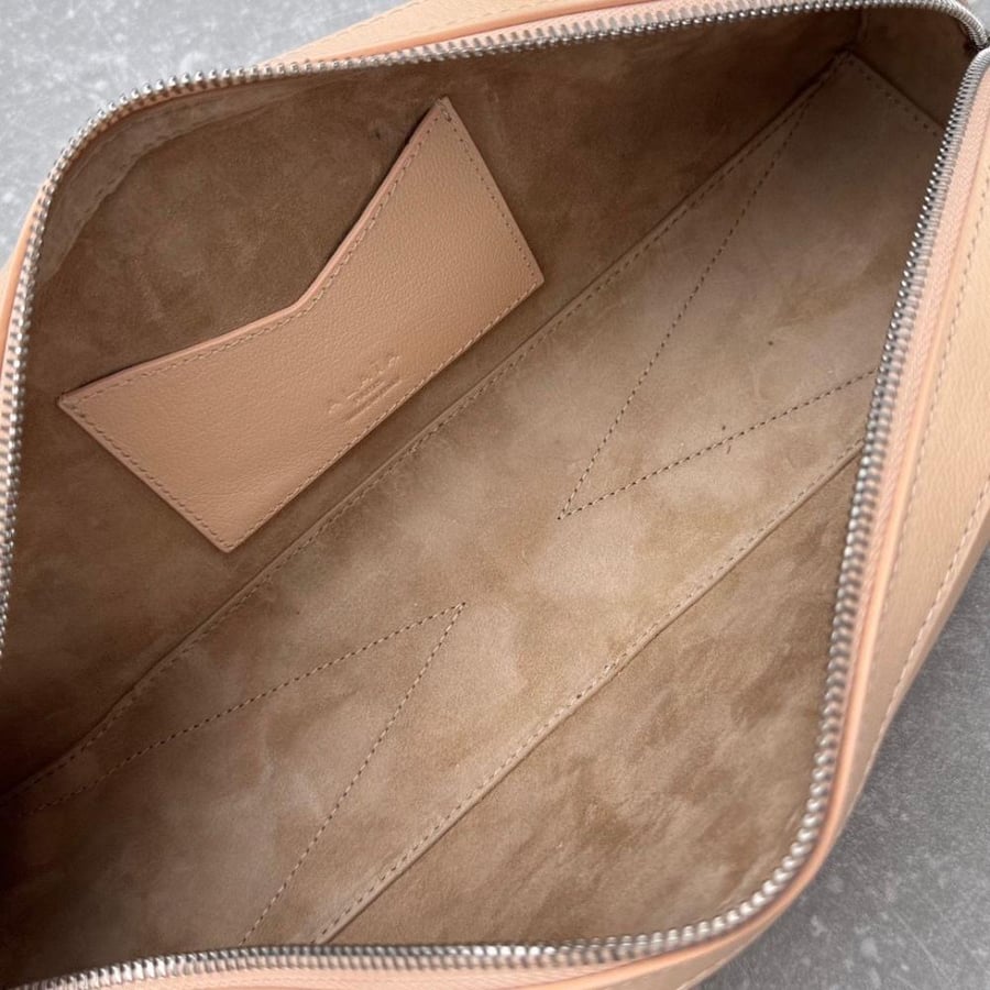 ALAÏA LE TECKEL MEDIUM BAG IN GOATSKIN