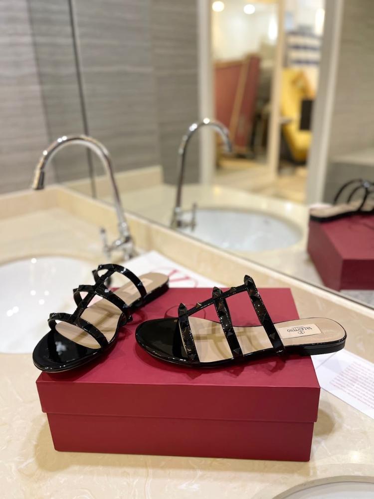 ROCKSTUD FLAT SLIDE SANDAL