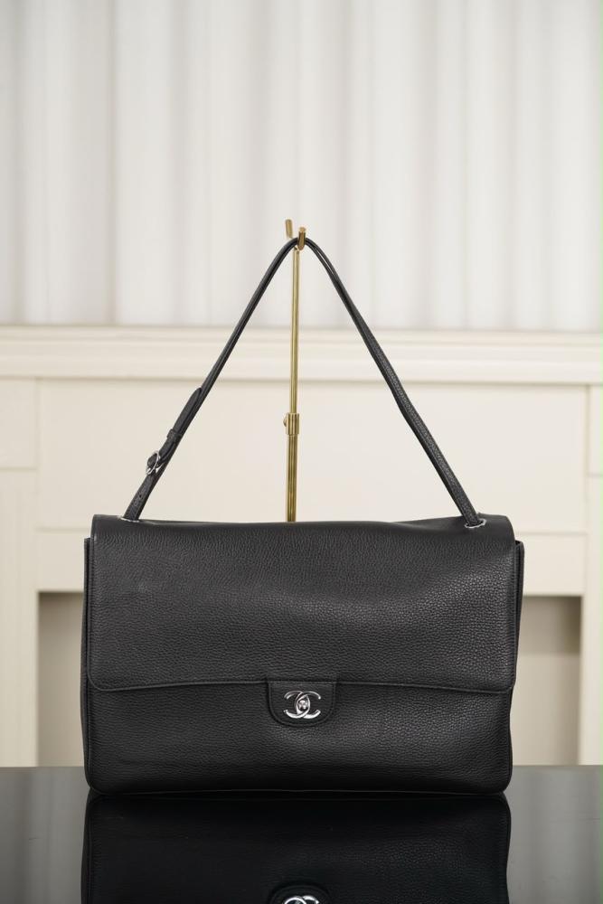 MAXI FLAP BAG, 38.5cm