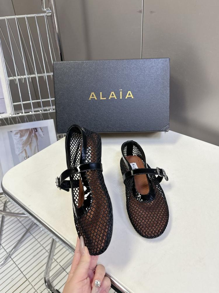 BALLET FLATS IN FISHNET