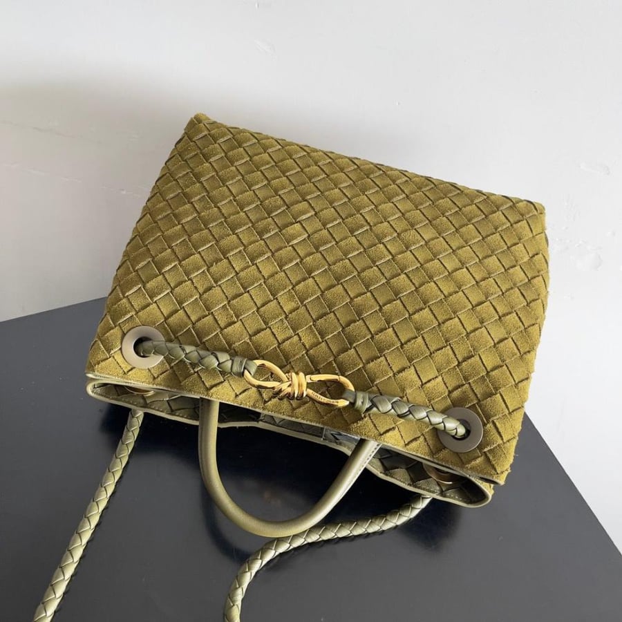 Medium Andiamo Intrecciato Suede