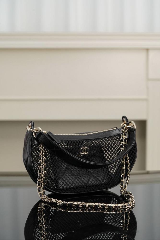 CLUTCH WITH CHAIN