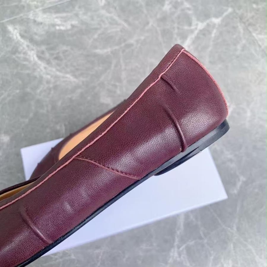 Tabi leather ballet flats