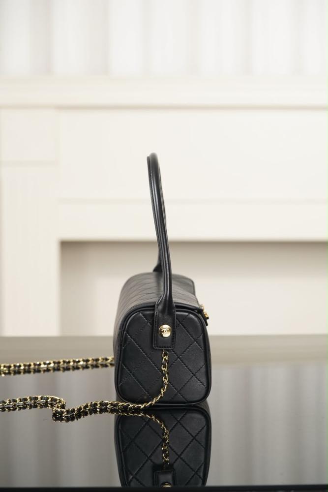 CLUTCH WITH CHAIN