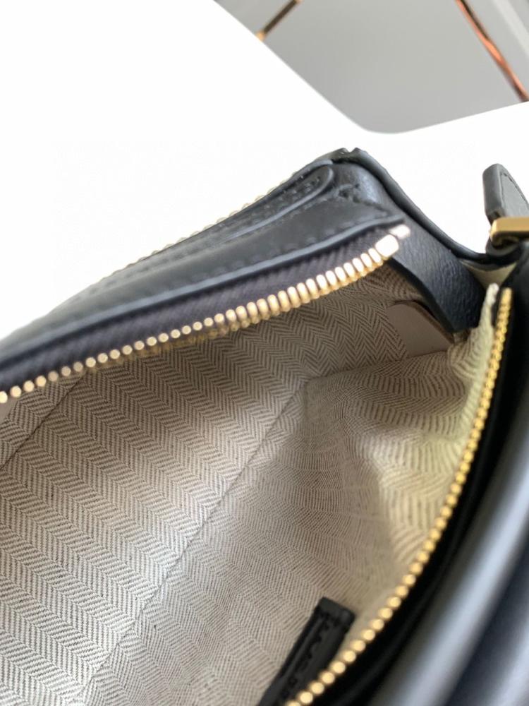 Calfskin Puzzle Bag Black Cream