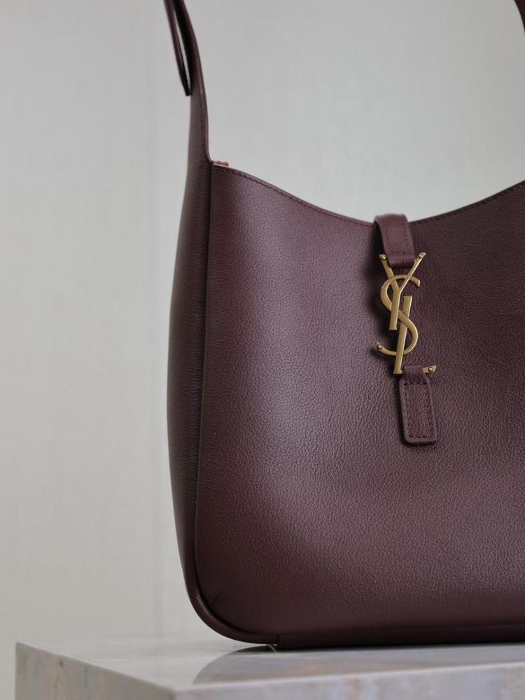 LE 5 À 7 SUPPLE SMALL IN GRAINED LEATHER