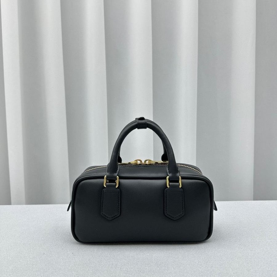 Arcadie leather bag