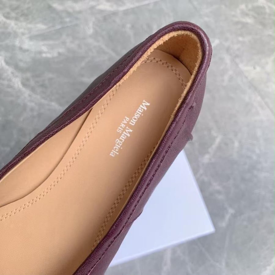 Tabi leather ballet flats