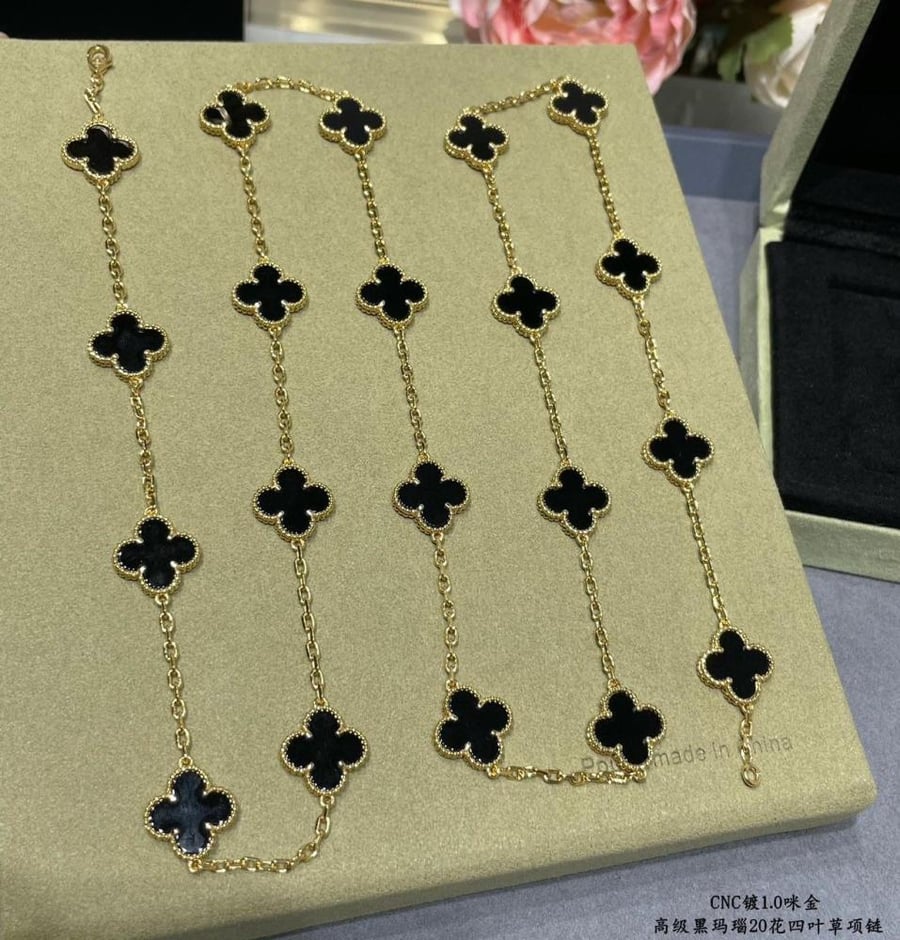 Vintage Alhambra long necklace, 20 motifs