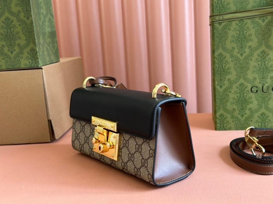 SMALL PADLOCK SHOULDER BAG