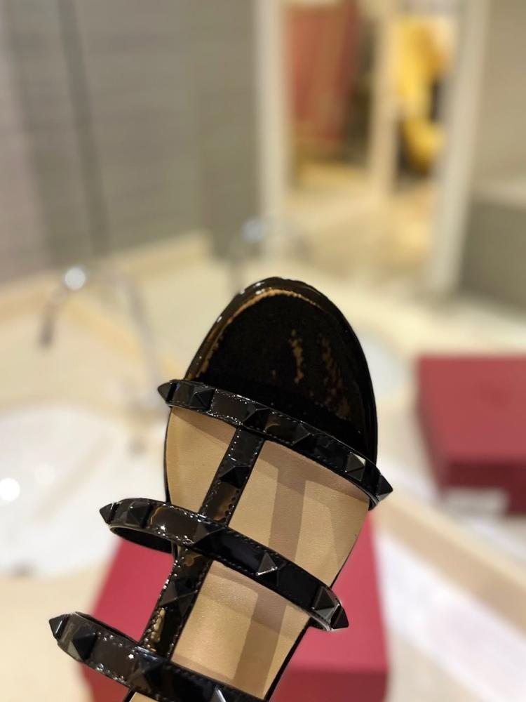ROCKSTUD FLAT SLIDE SANDAL