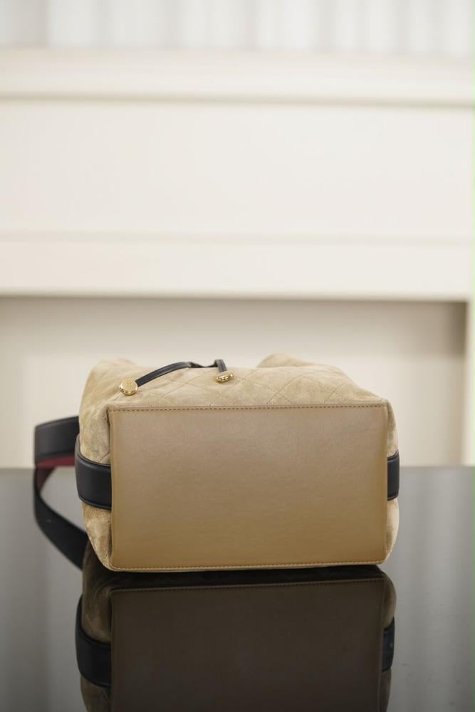 BUCKET BAG
