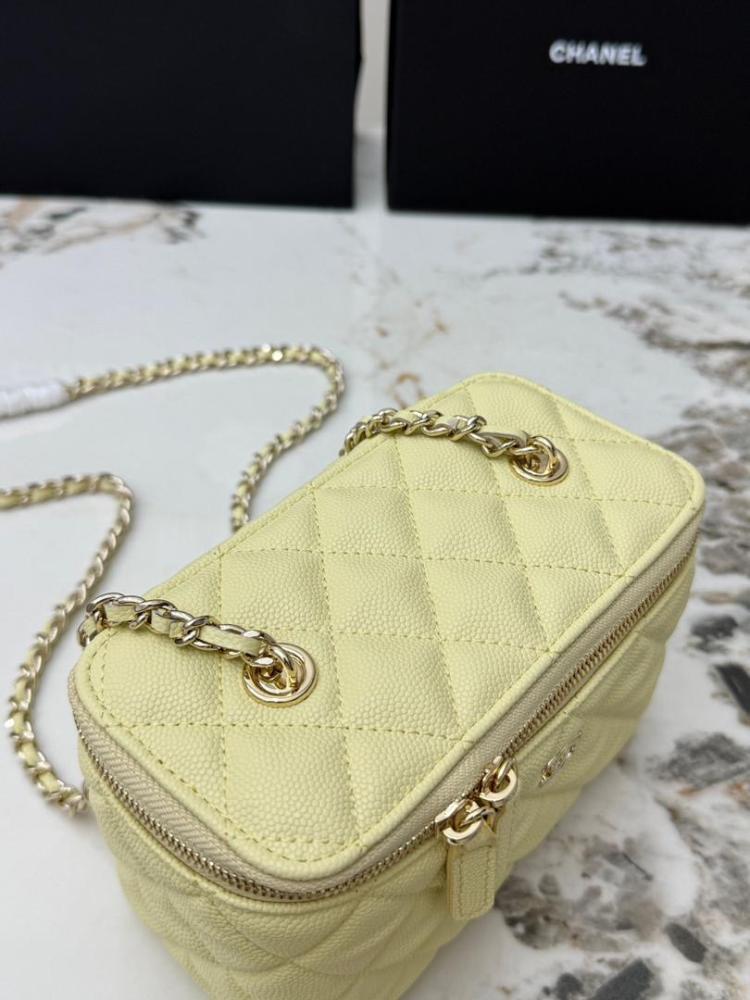 Small Vanity Case with Chain