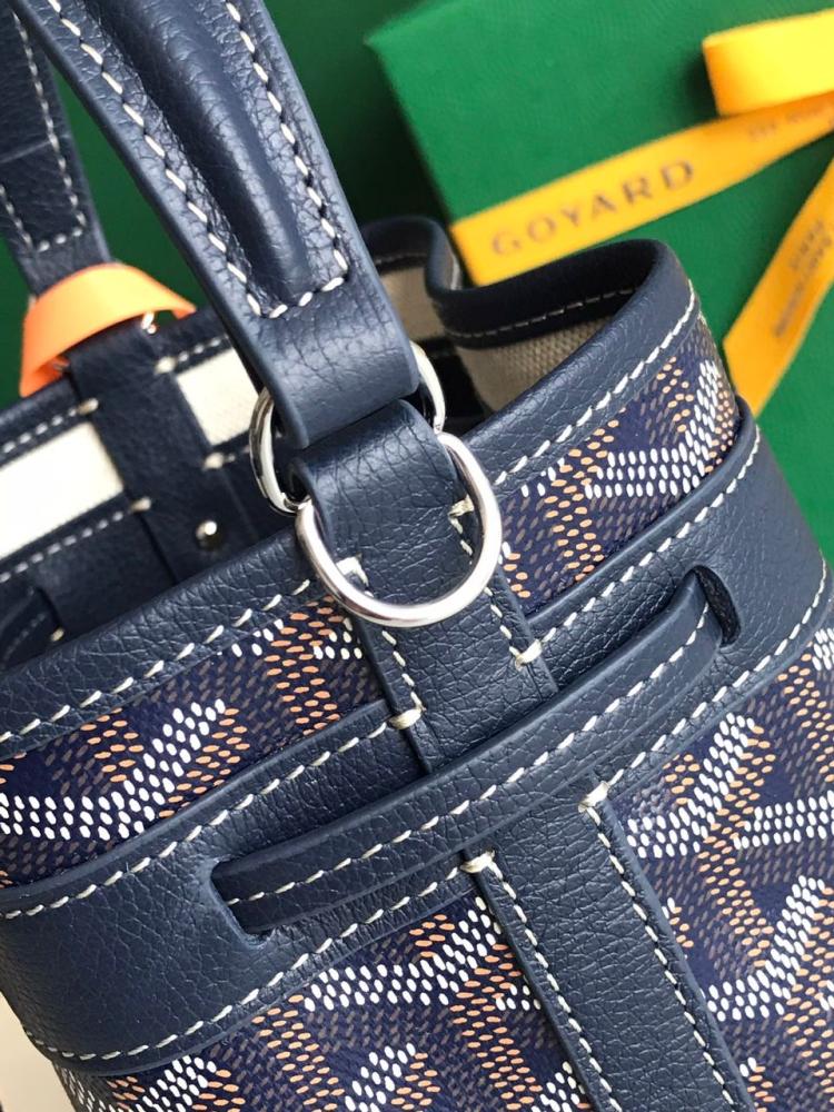 Petit Flot Mini bucket bag