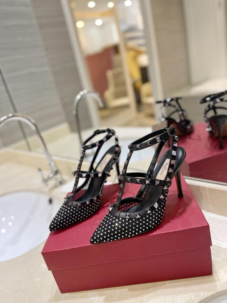 ROCKSTUD CAGED PUMP