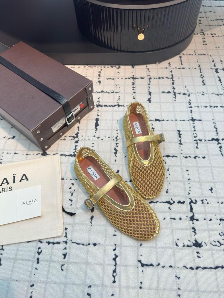 BALLET FLATS IN FISHNET