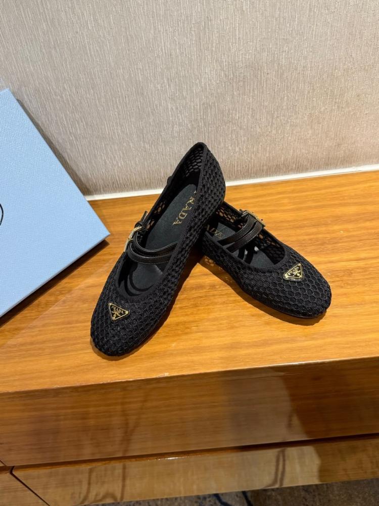 Mesh fabric ballerinas