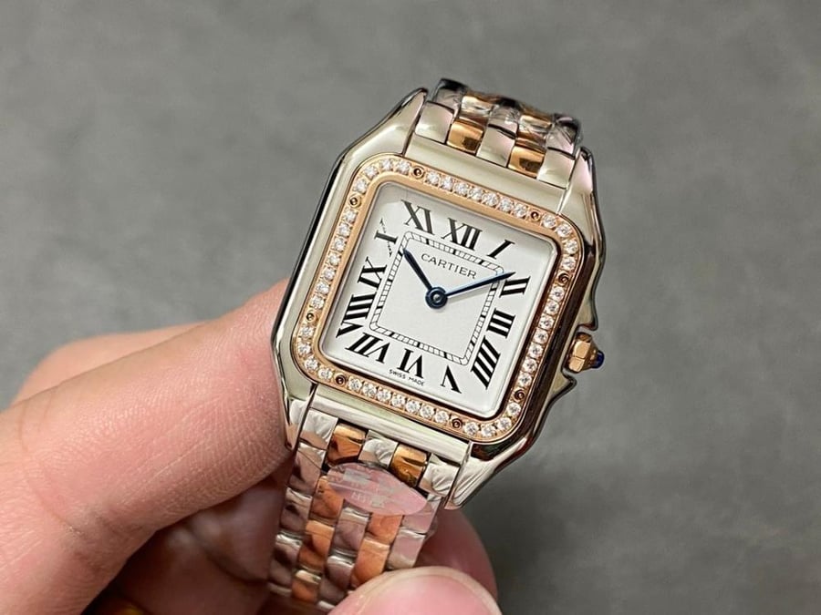 PANTHÈRE DE CARTIER WATCH, MEDIUM MODEL