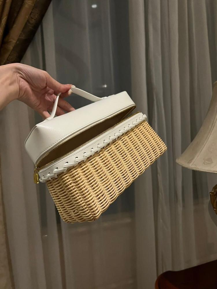 Extra Pocket L27 wicker
