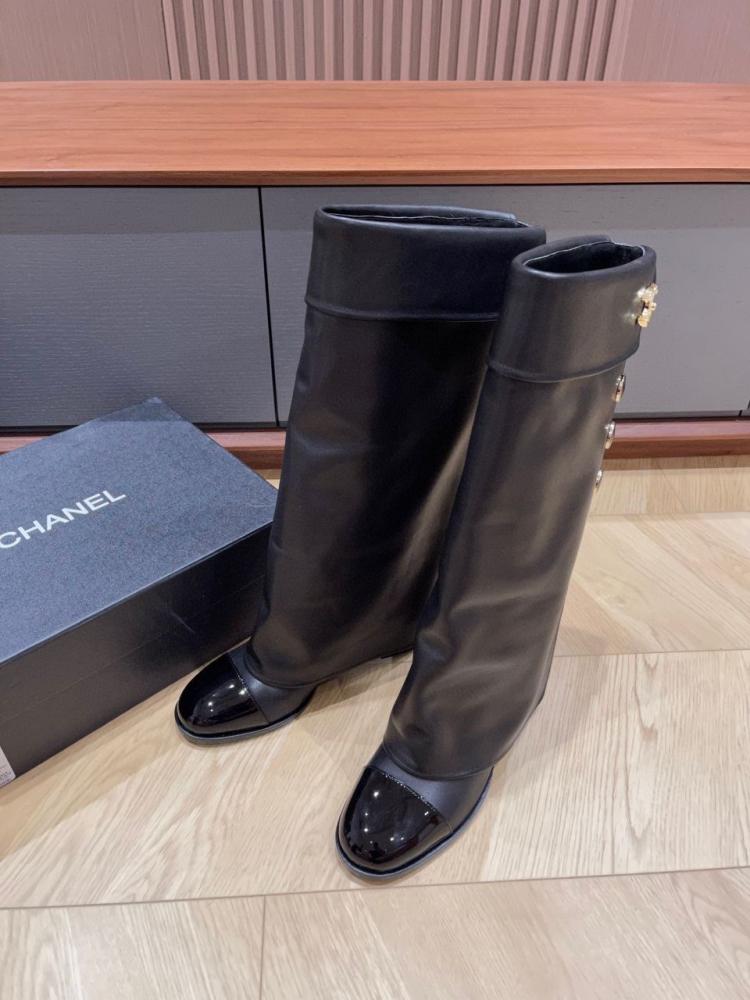 HIGH BOOTS