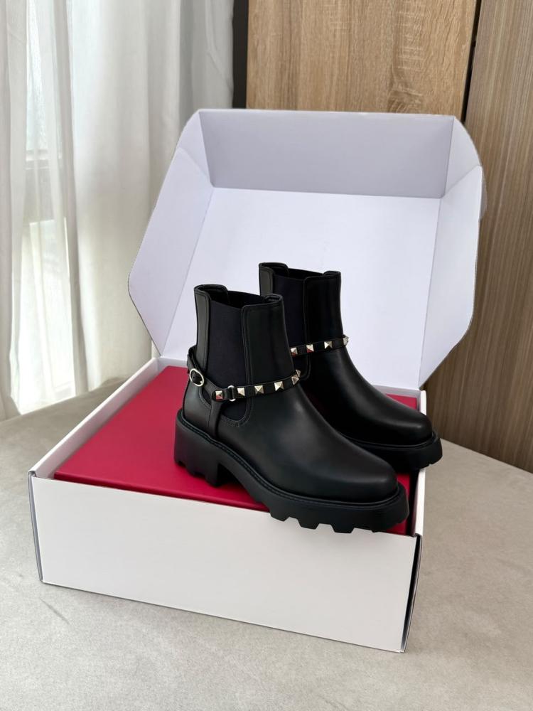 Rockstud Beatle 55 Boots in Calfskin