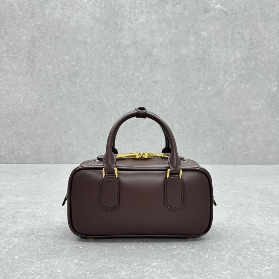 Arcadie leather bag