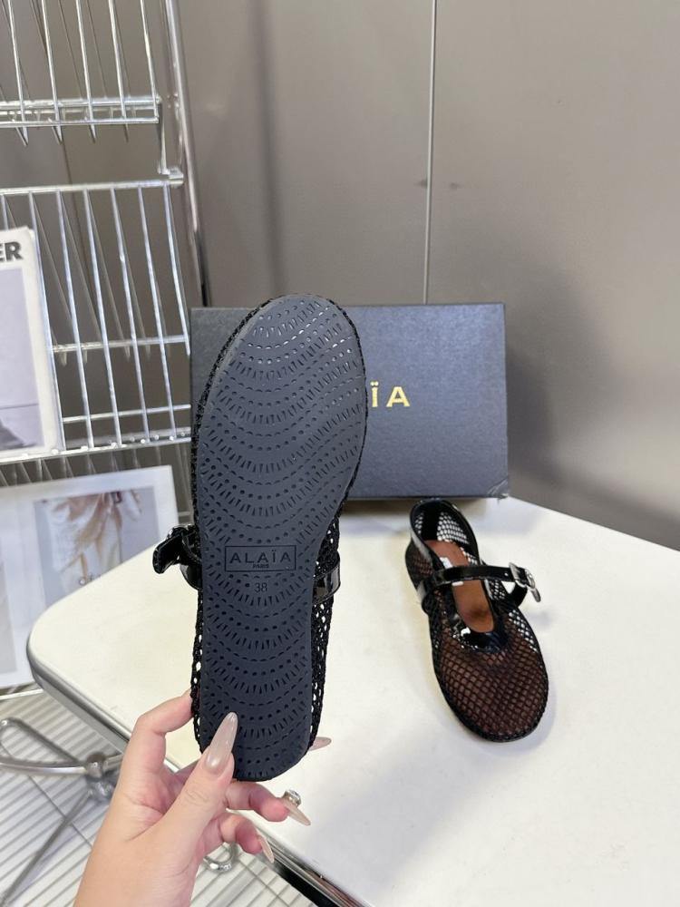 BALLET FLATS IN FISHNET