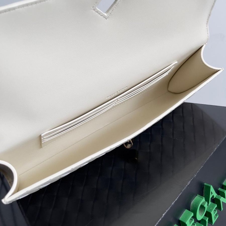 Andiamo Clutch
