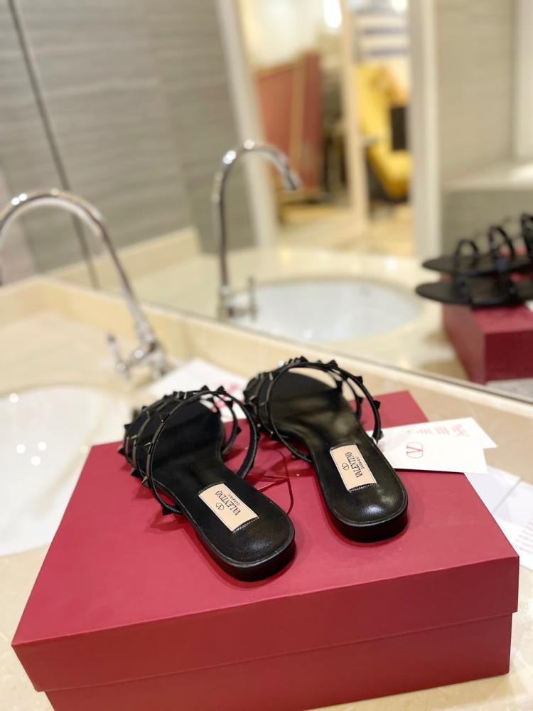ROCKSTUD FLAT SLIDE SANDAL