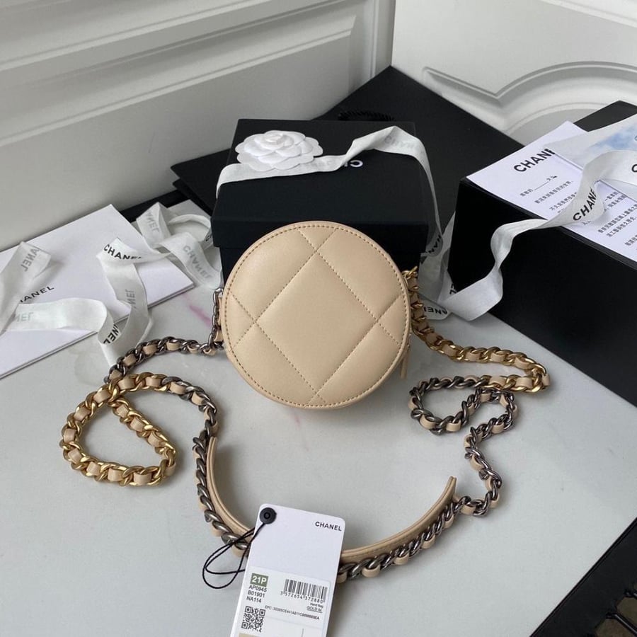 Round Clutch with Chain