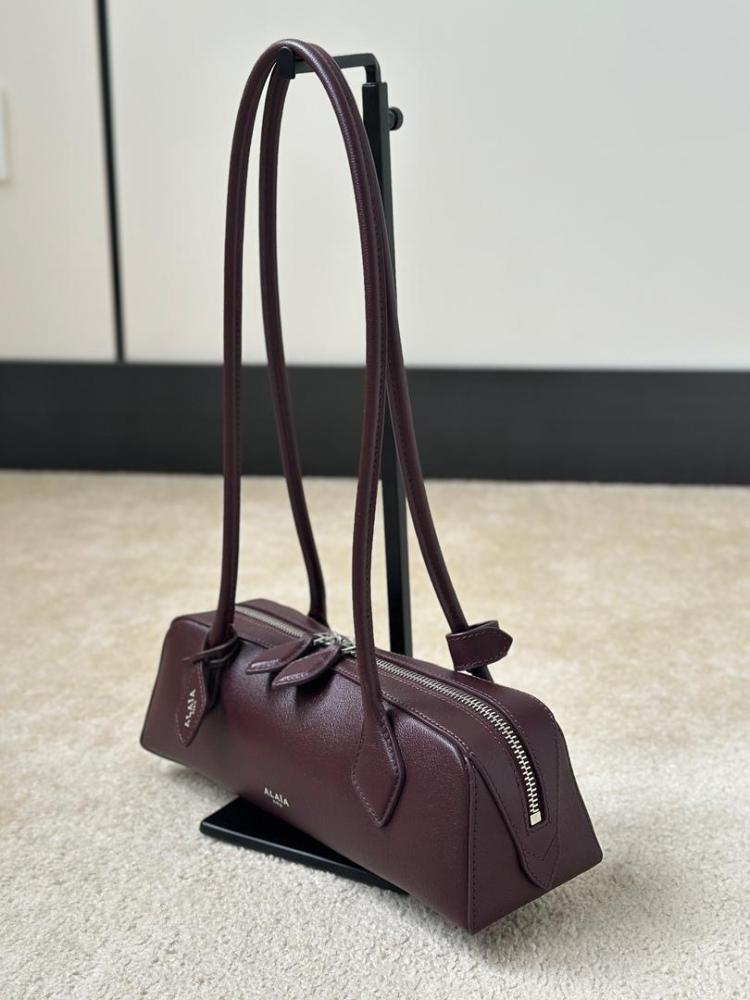 ALAÏA LE TECKEL SMALL BAG IN GOATSKIN