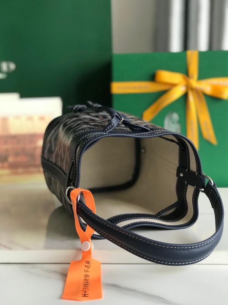 Petit Flot Mini bucket bag