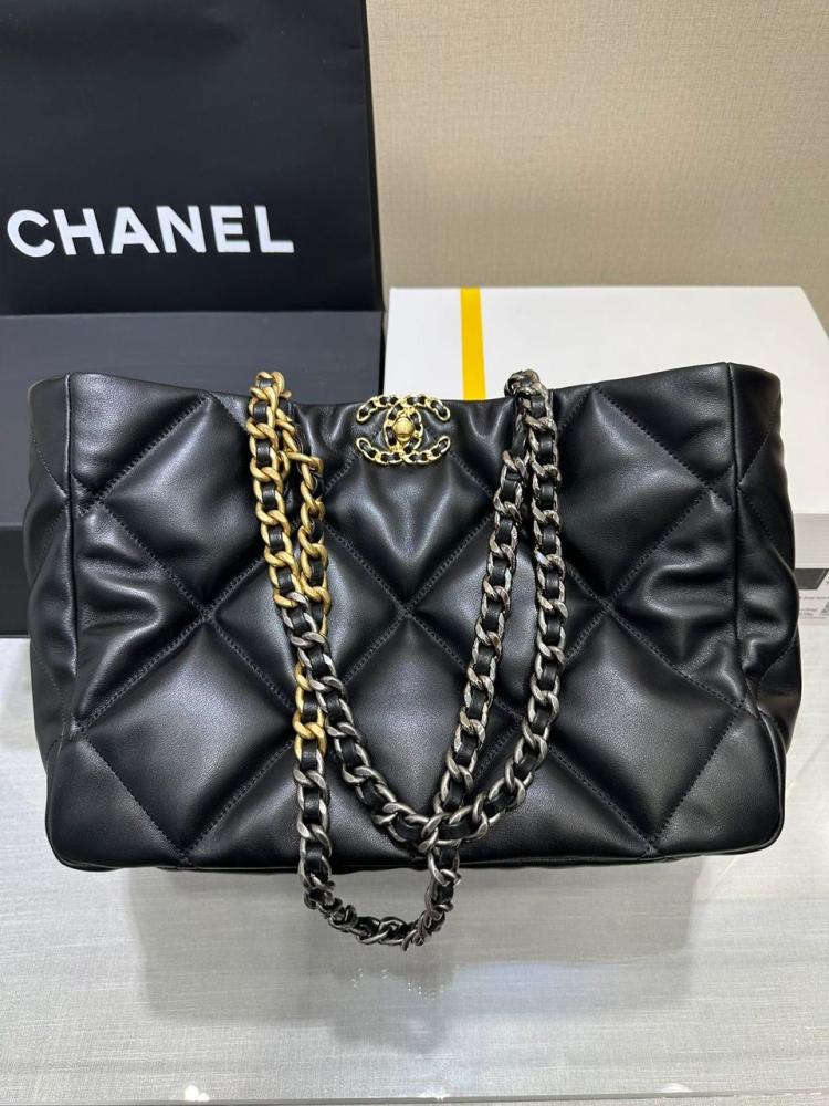 CHANEL 19 SHOPPING TOTE BAG