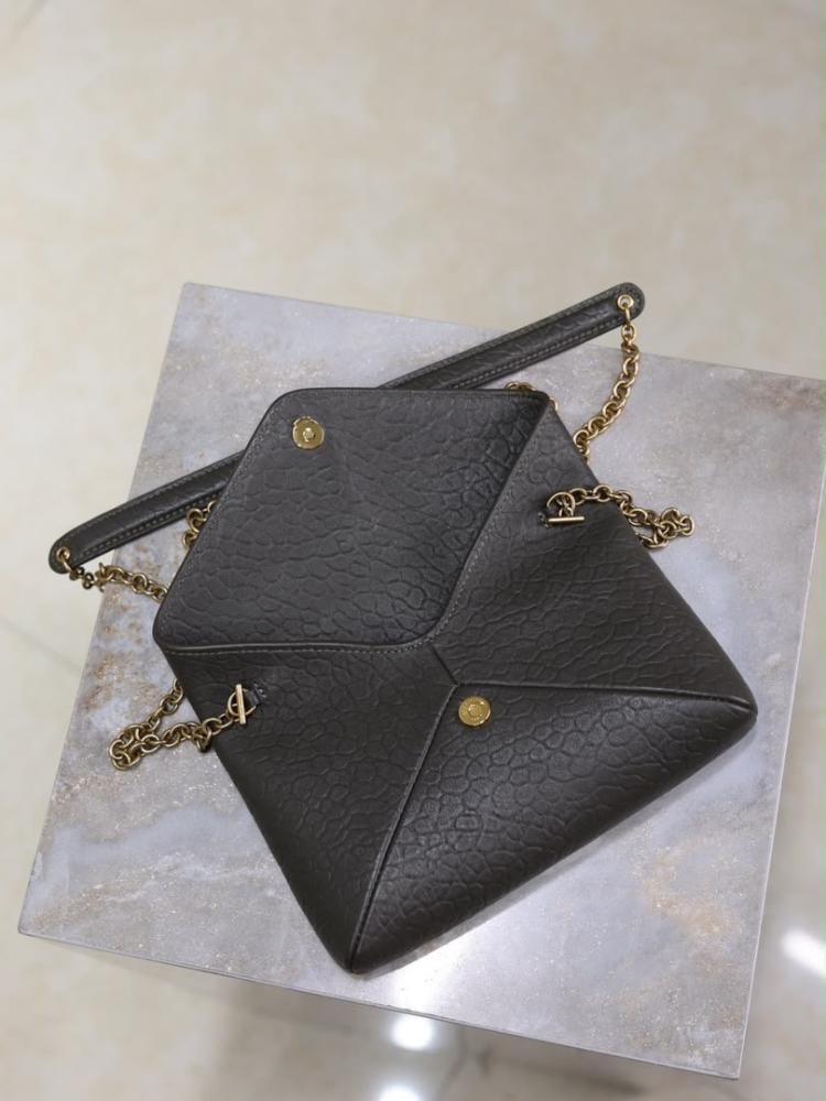 CASSANDRE POUCH ON CHAIN IN LAMBSKIN