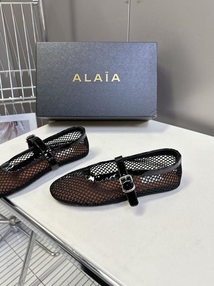 BALLET FLATS IN FISHNET