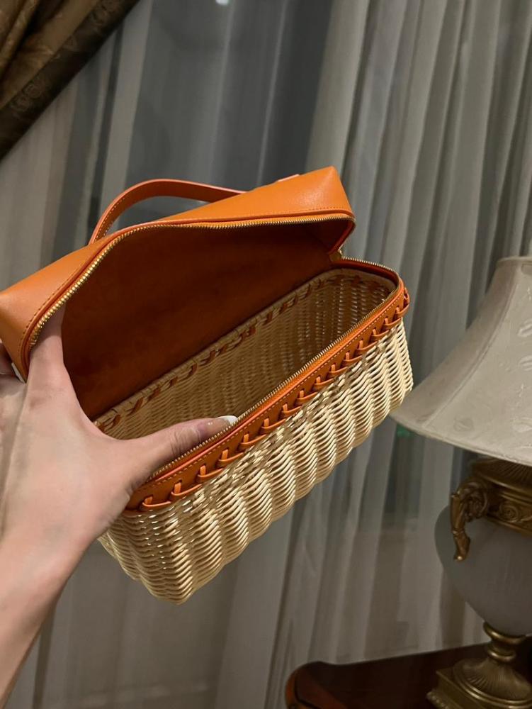 Extra Pocket L27 wicker